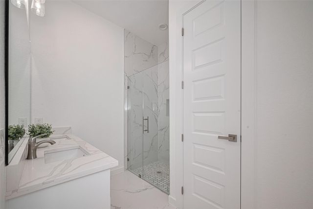 7307 W Knoll Street, Houston, TX 77028