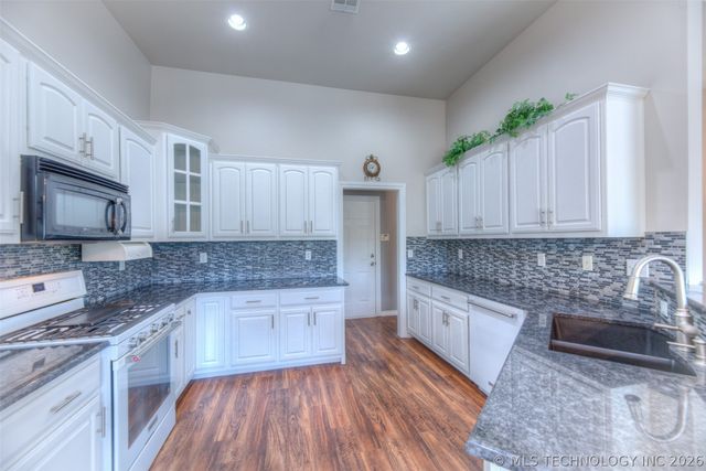 14210 S Toledo Avenue, Bixby, OK 74008