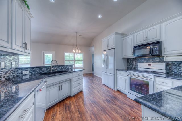 14210 S Toledo Avenue, Bixby, OK 74008