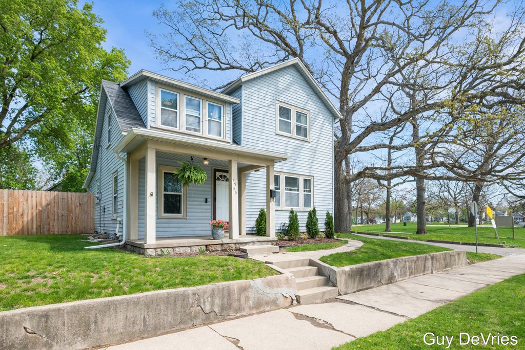 1936 Lafayette Avenue NE, Grand Rapids, MI 49505