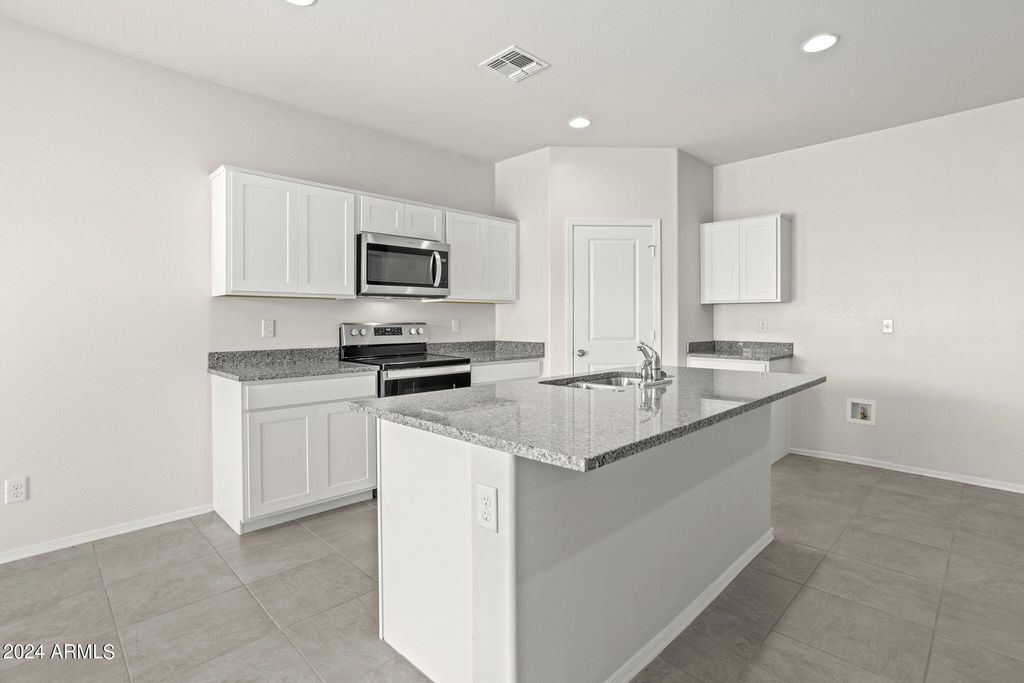 981 N 13TH Place, Coolidge, AZ 85128