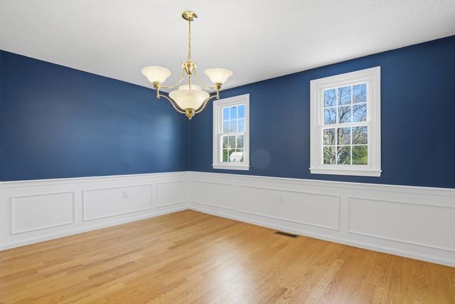 10 Walter Street, Tewksbury, MA 01876