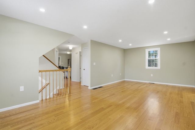 10 Walter Street, Tewksbury, MA 01876