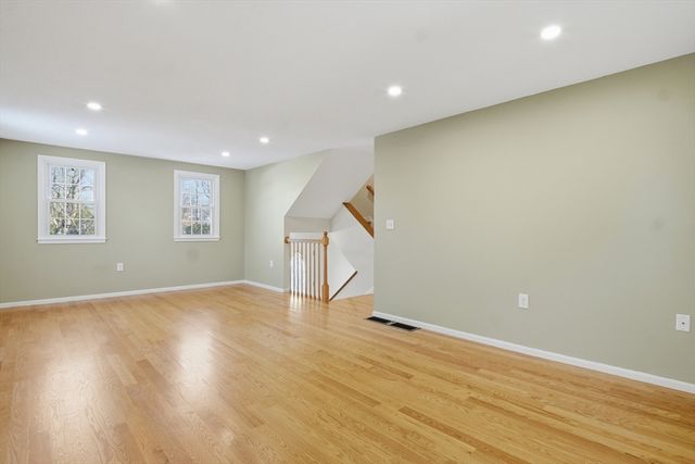 10 Walter Street, Tewksbury, MA 01876