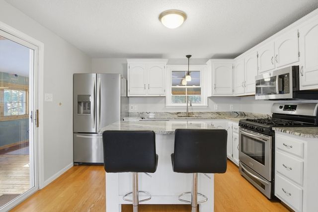 10 Walter Street, Tewksbury, MA 01876