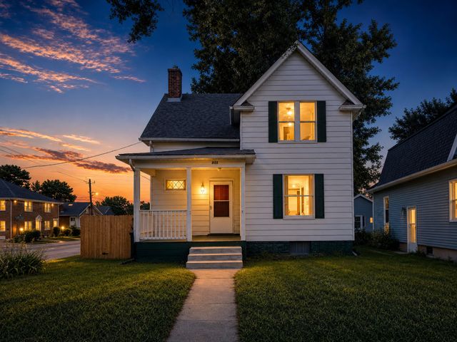252 W 29th Street, Davenport, IA 52803