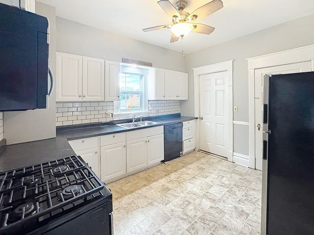 252 W 29th Street, Davenport, IA 52803