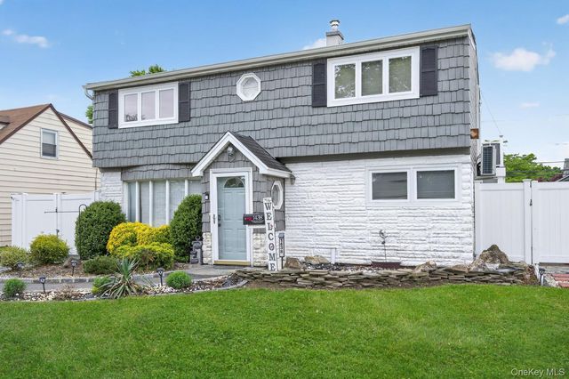 1438 Harding Street, North Bellmore, NY 11710