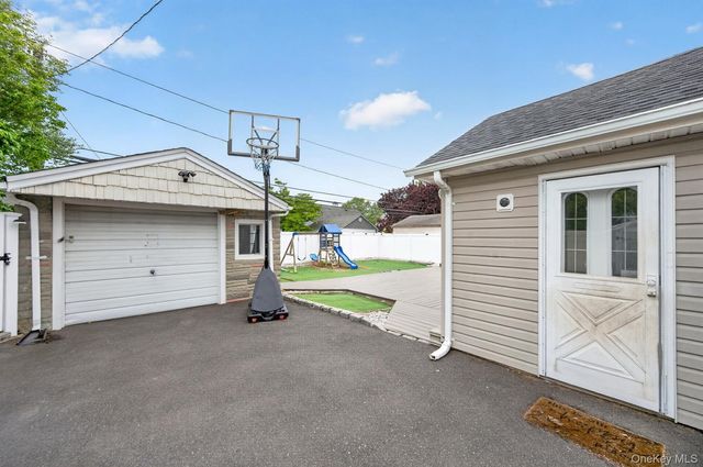 1438 Harding Street, North Bellmore, NY 11710