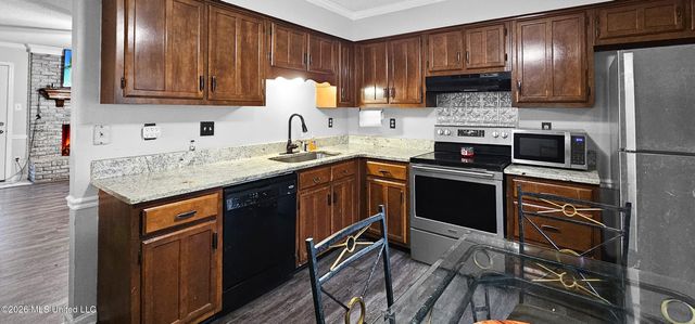 631 Woodsmoke Drive, Southaven, MS 38671