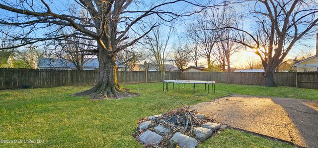 631 Woodsmoke Drive, Southaven, MS 38671