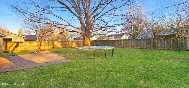 631 Woodsmoke Drive, Southaven, MS 38671