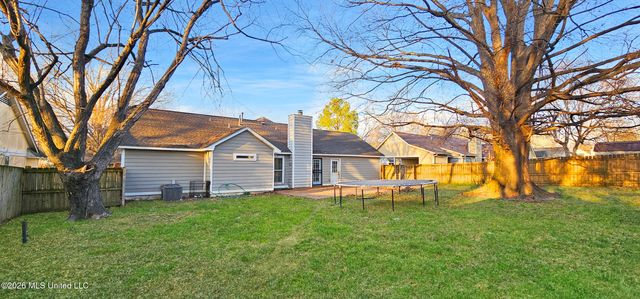 631 Woodsmoke Drive, Southaven, MS 38671