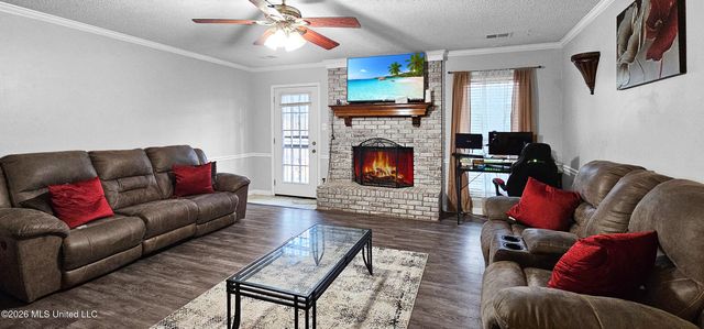 631 Woodsmoke Drive, Southaven, MS 38671