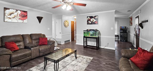 631 Woodsmoke Drive, Southaven, MS 38671