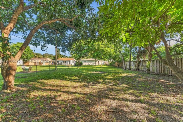 2851 Washington St, Hollywood, FL 33020