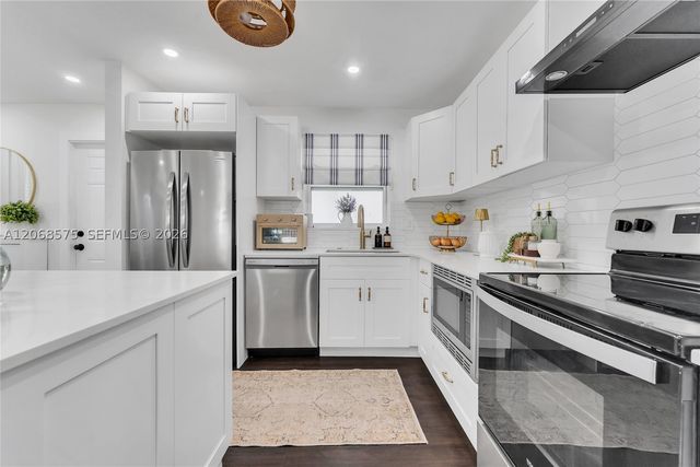 2851 Washington St, Hollywood, FL 33020