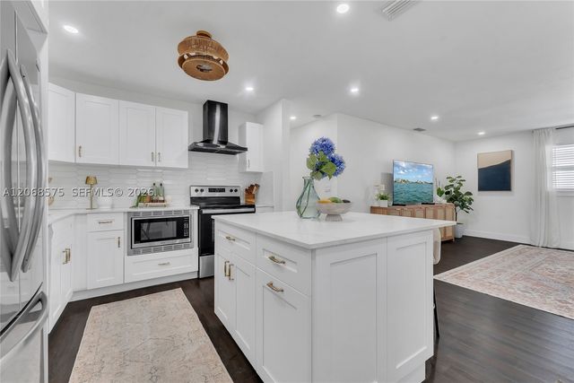 2851 Washington St, Hollywood, FL 33020