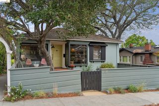 2437 Damuth St, Oakland, CA 94602