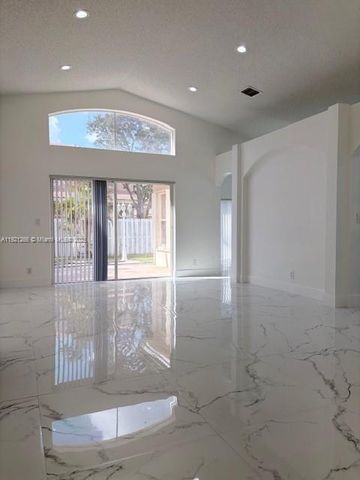 1520 SW 193rd Ave 1520, Pembroke Pines, FL 33029