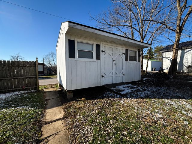 127 Mills Avenue, Flemingsburg, KY 41041