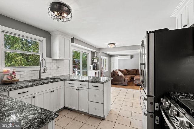 1011 RED BARN RD, Warminster, PA 18974