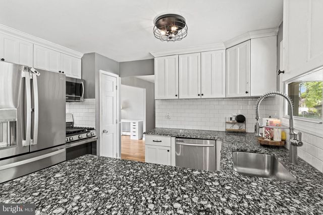 1011 RED BARN RD, Warminster, PA 18974