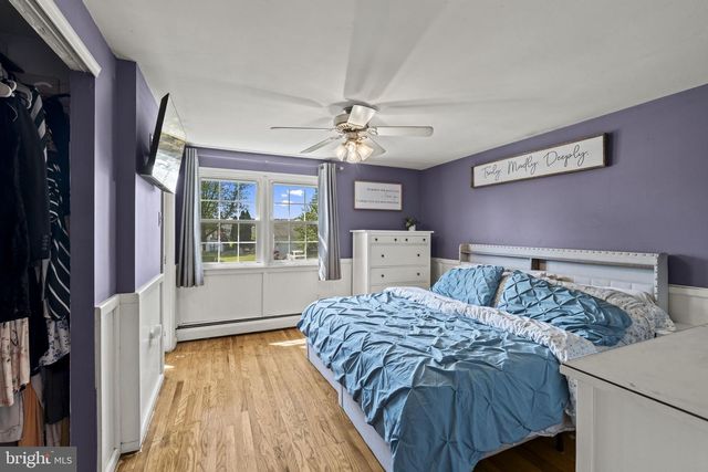 1011 RED BARN RD, Warminster, PA 18974