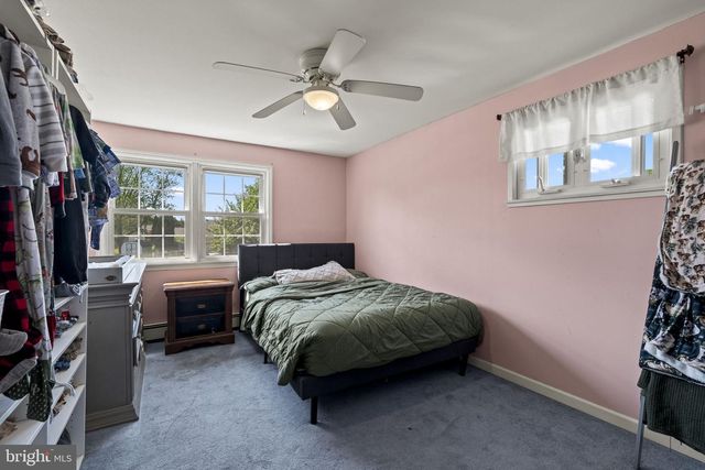 1011 RED BARN RD, Warminster, PA 18974