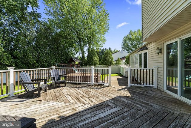 1011 RED BARN RD, Warminster, PA 18974