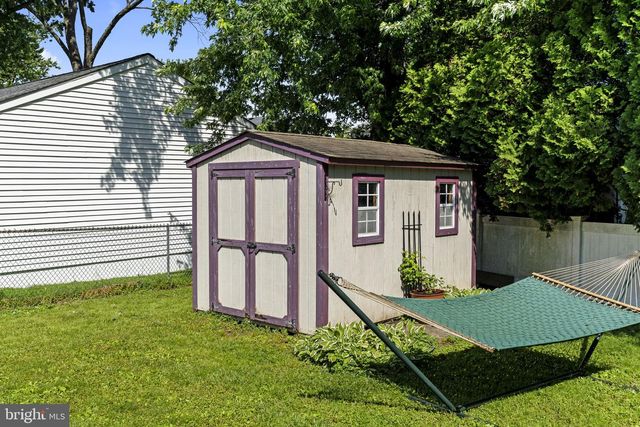 1011 RED BARN RD, Warminster, PA 18974