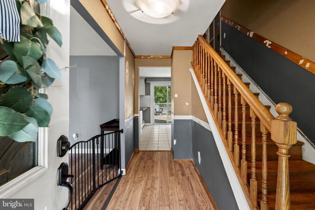 1011 RED BARN RD, Warminster, PA 18974
