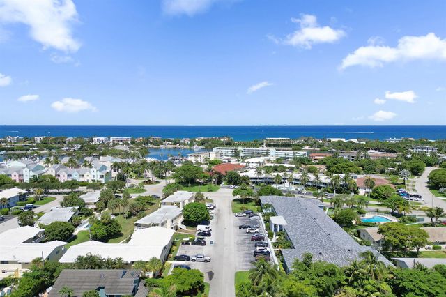 2734 NE 27th Court 22, Lighthouse Point, FL 33064