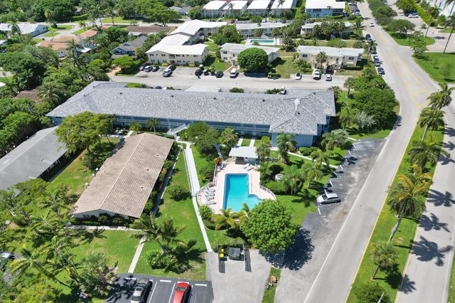 2734 NE 27th Court 22, Lighthouse Point, FL 33064