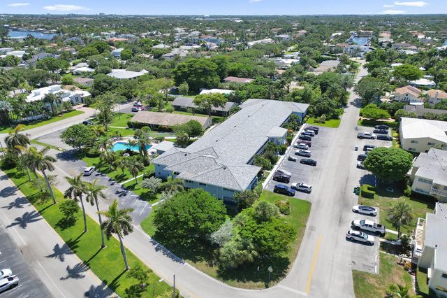 2734 NE 27th Court 22, Lighthouse Point, FL 33064