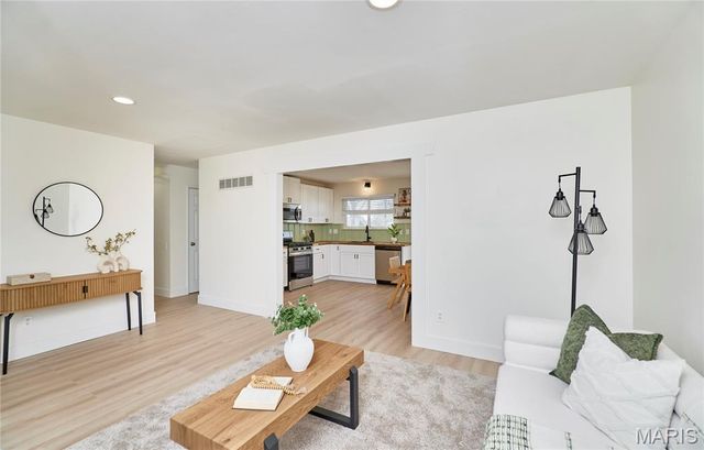 1910 Flamingo Drive, Florissant, MO 63031