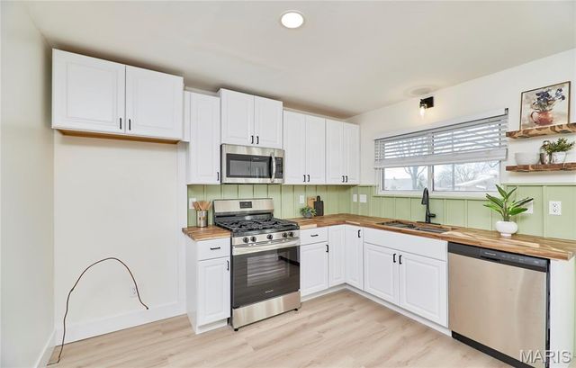 1910 Flamingo Drive, Florissant, MO 63031