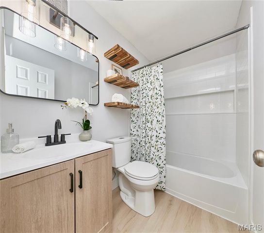 1910 Flamingo Drive, Florissant, MO 63031