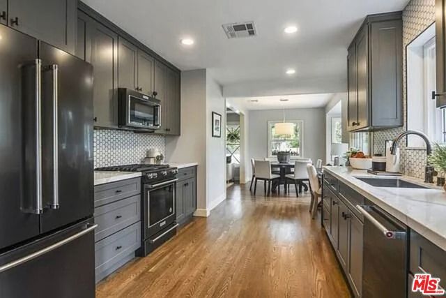 5501 Morella Avenue, Valley Village, CA 91607