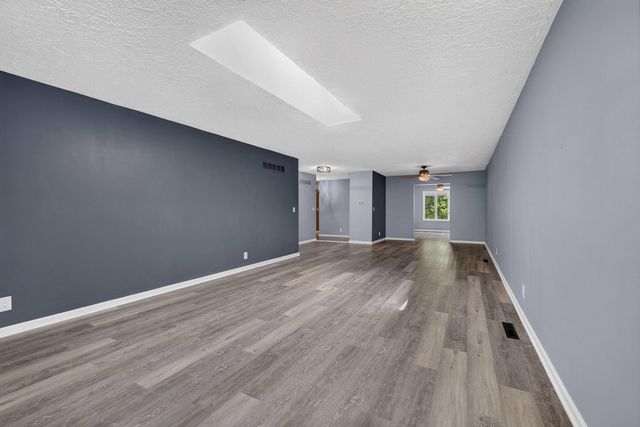 6401 Utica Ridge Road 12, Davenport, IA 52807