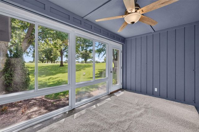 6401 Utica Ridge Road 12, Davenport, IA 52807