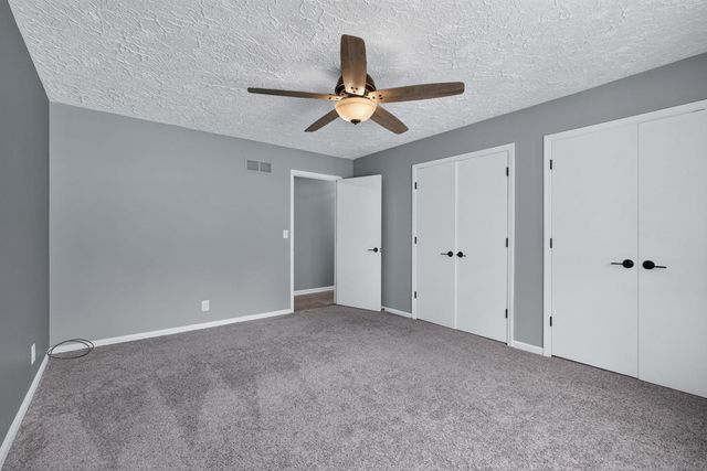 6401 Utica Ridge Road 12, Davenport, IA 52807
