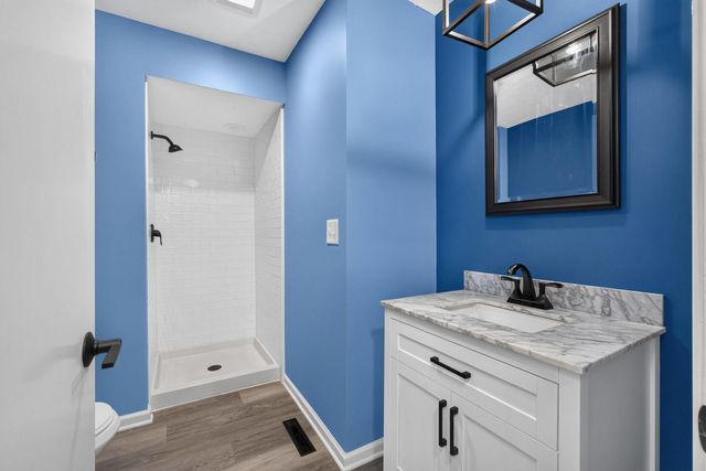 6401 Utica Ridge Road 12, Davenport, IA 52807