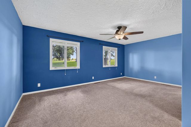 6401 Utica Ridge Road 12, Davenport, IA 52807