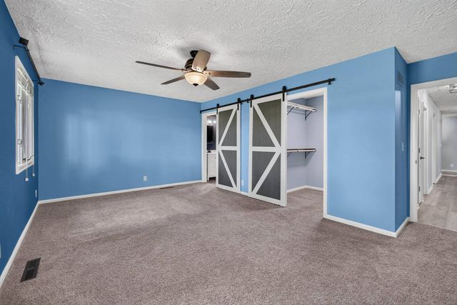 6401 Utica Ridge Road 12, Davenport, IA 52807