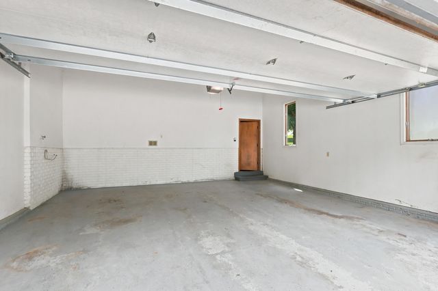 6401 Utica Ridge Road 12, Davenport, IA 52807