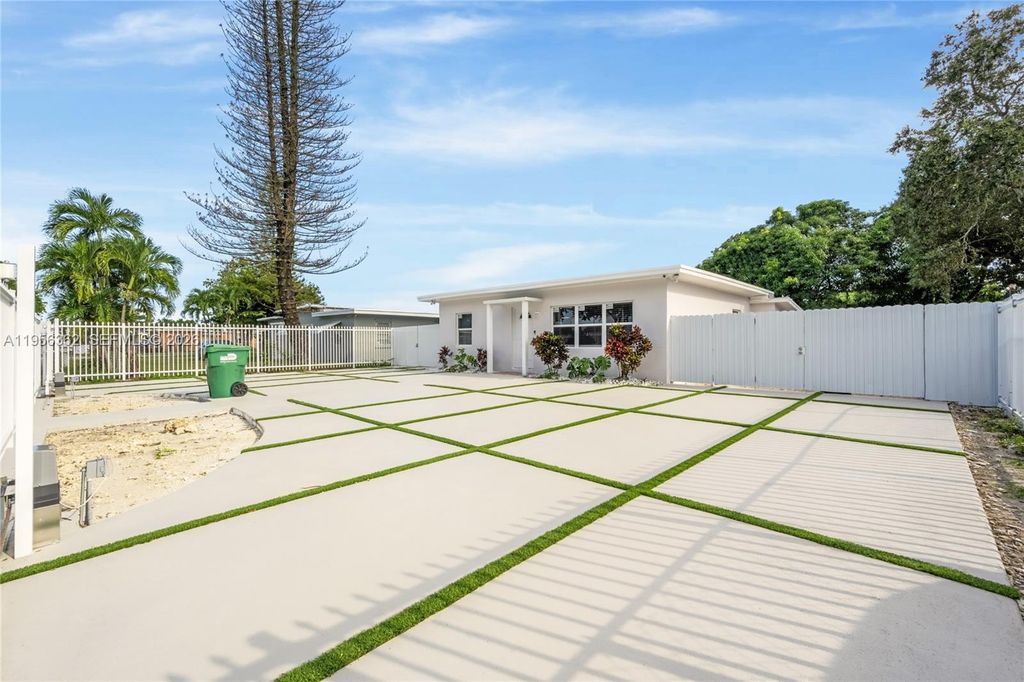 1250 Sharazad Blvd, Opa-locka, FL 33054