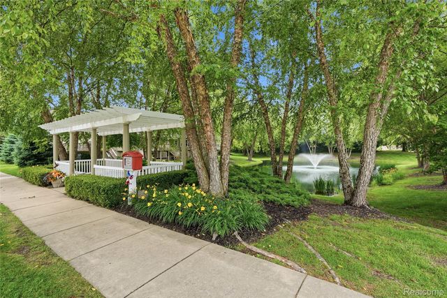 1195 Wind Chime Drive, Waterford Charter Township, MI 48327