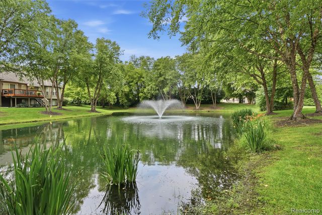 1195 Wind Chime Drive, Waterford Charter Township, MI 48327