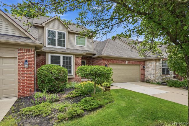 1195 Wind Chime Drive, Waterford Charter Township, MI 48327